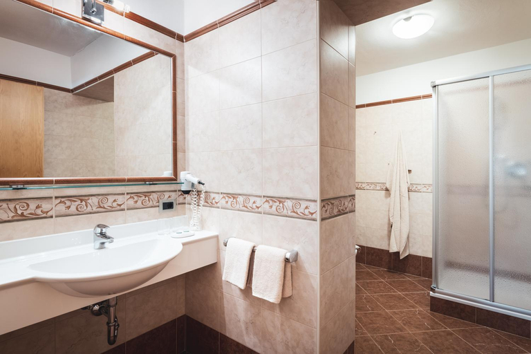 Bathroom 3, BergHotel Majarei, Bolzano