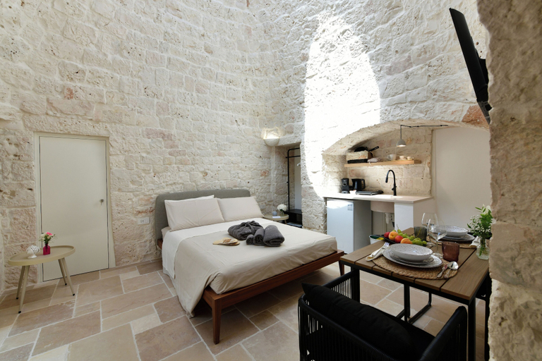 Bedroom 2, Lamarossa Trulli & Suites, Bari
