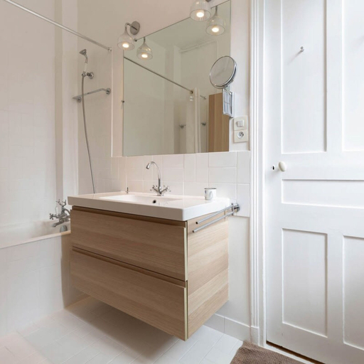 Room 2, Chic Grenelle 3 Bedroom Apartment in Paris, Paris