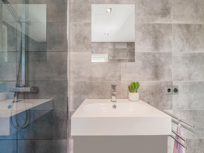 Bathroom 4, Chalet in Reutum by Almelo Nordhorn Canal, Tubbergen