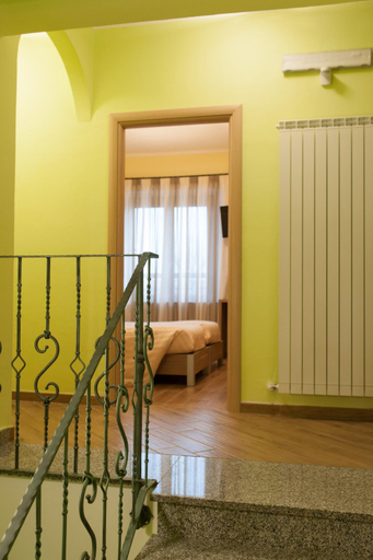 Others, Hotel Ristorante Piccadilly, Vercelli