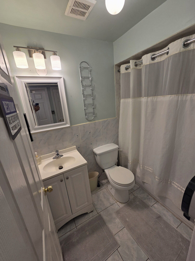 Bathroom 2, 500 Estates, Newark