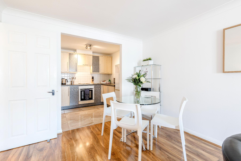 Others 4, Roomspace Serviced Apartments- Regents Court, London