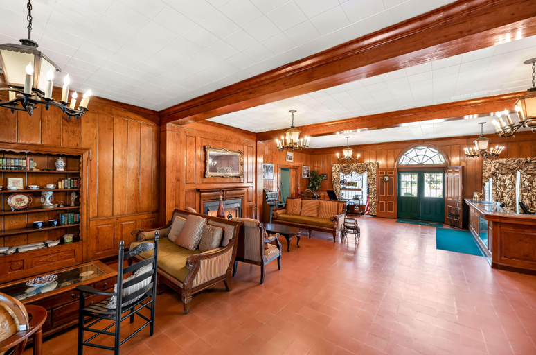 Public Area 3, Americas Best Value Inn Historic Clewiston Inn, Hendry