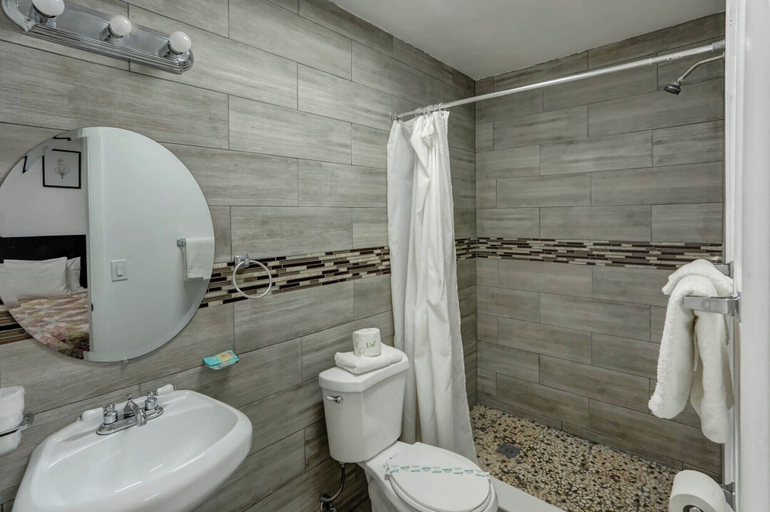 Bathroom 4, Richards Motel Courtyard, Broward