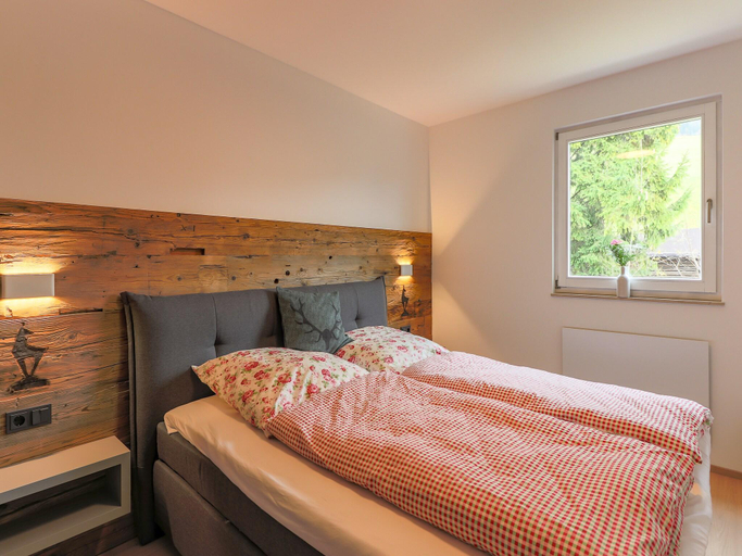 Bedroom 2, Apartment in Tyrol near Ski Slopes, Kitzbühel