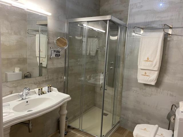 Bathroom 4, Hotel Casablanca Boutique, Jaén