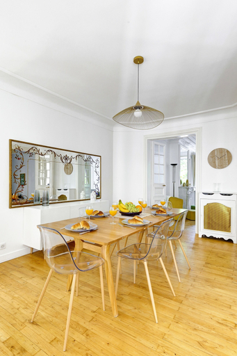 Others 5, 3BR Modern Escape by Champs-Élysées, Paris