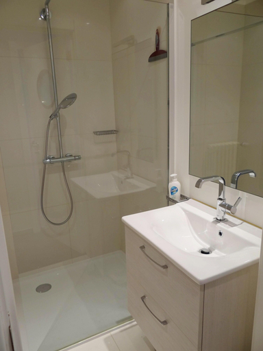 Others 5, Apartment in Nieuwpoort With Ocean Views, West-Vlaanderen