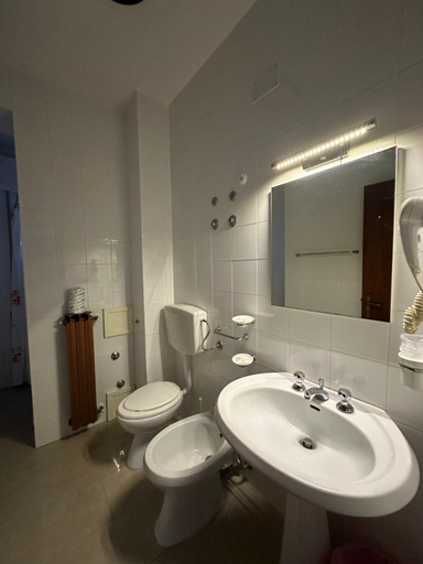 Bathroom 3, HOTEL ATENA, Crotone
