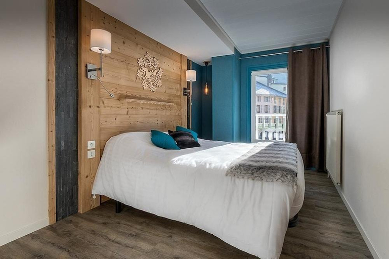 Bedroom 2, Hotel Du Midi, Haute-Savoie