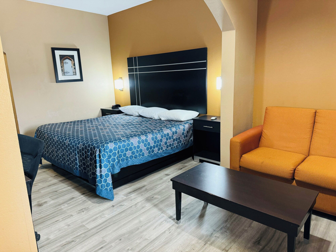 Bedroom 2, Executive Inn and Suites, Wilson