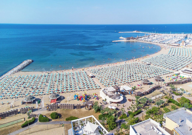 Others 3, Hotel Betty, Rimini