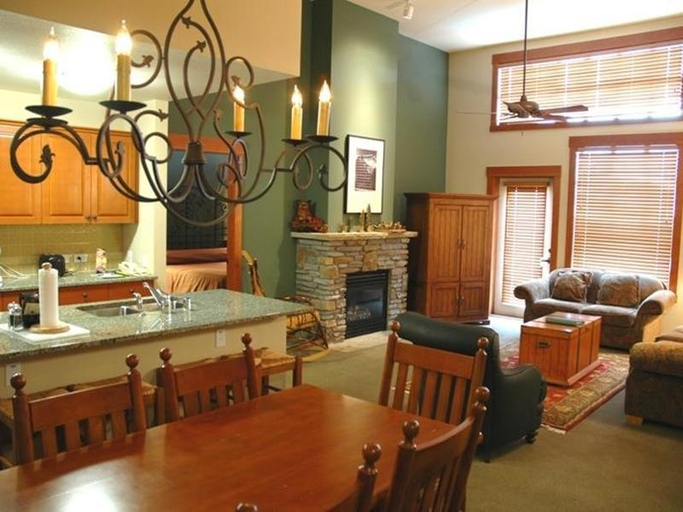 Dining Room 14
