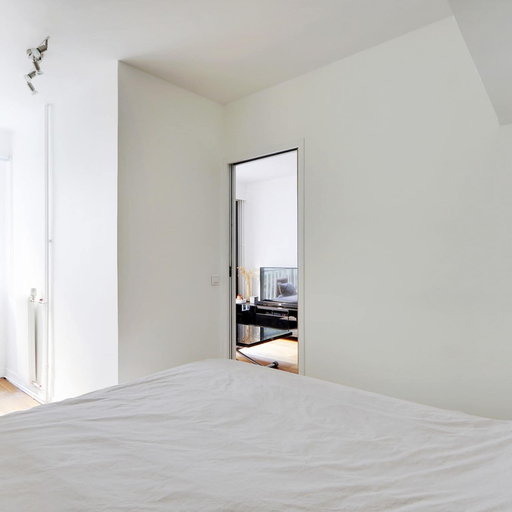 Room 2, Modern Brunel Classic 1 Bed Apt With Balcony in Paris, Paris