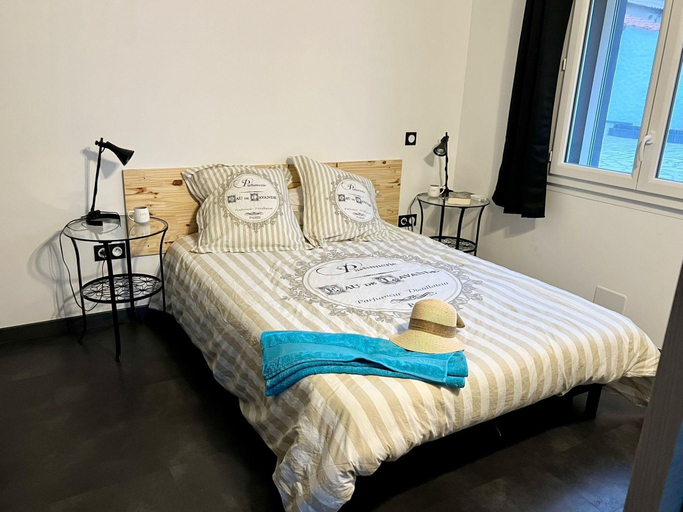 Bedroom, Modern Comfort in Minervois, Aude