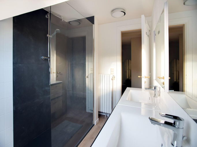 Bathroom 3, Luxury Pool Villa in Sosoye, Namur