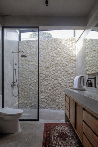 Bathroom 4, Pritidaya Private Pool Villa Canggu by OXO, Badung