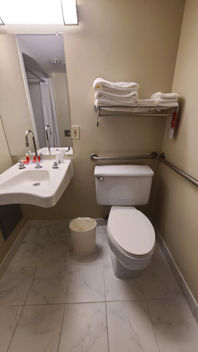 Bathroom 4, Econo Lodge Metro, Arlington