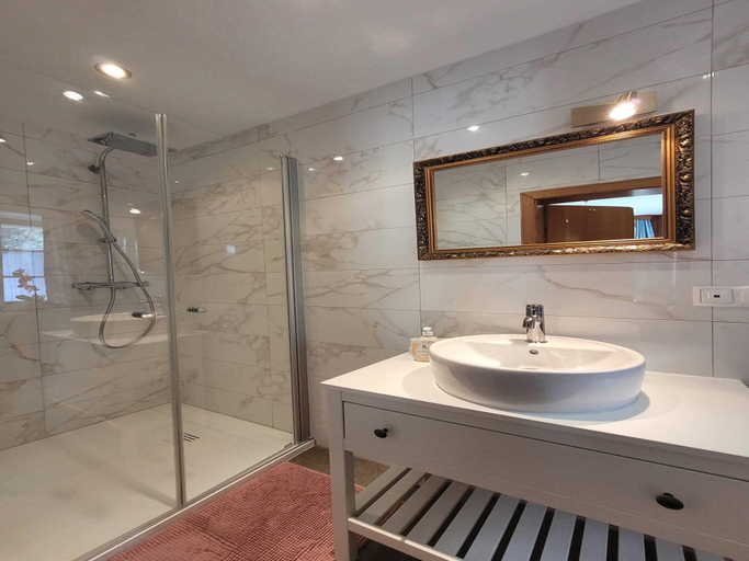 Bathroom 3, Apartment in Feld am See by Brennsee Lake, Villach Land
