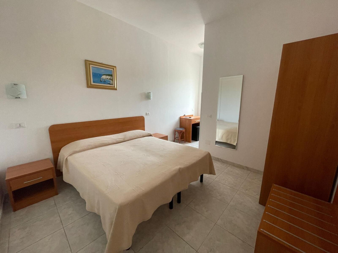 Bedroom 3, Hotel Ponte, Foggia