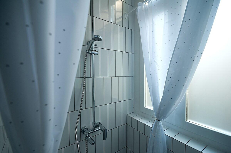 Bathroom 5, Green apartment, Tbilisi