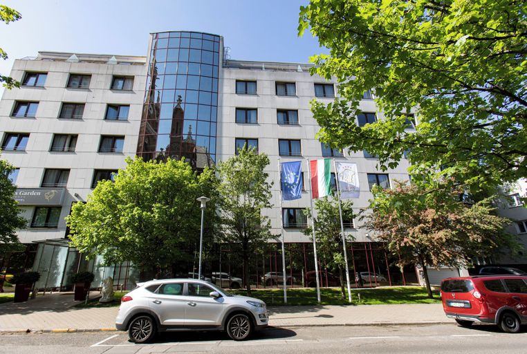 Exterior & Views 2, Lions Garden Hotel, Budapesti