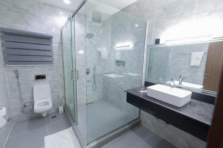 Bathroom 3, TRANQUILA HOTEL AND SUITES, AbujaMun