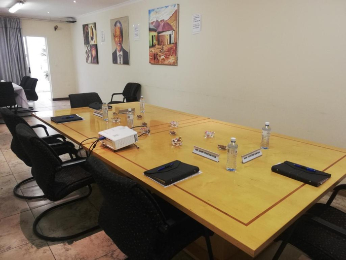 Others 4, Andrienne Lodge, City of Cape Town