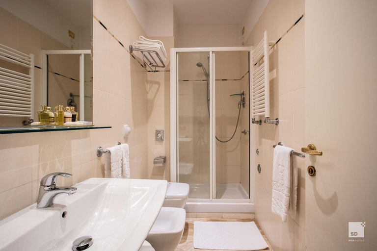 Others 4, Hotel Villa Elena, Savona