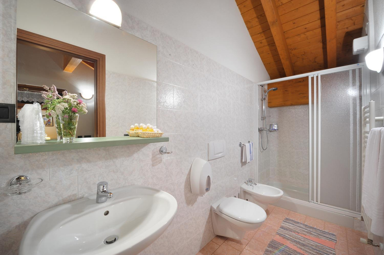Bathroom, Hotel Tambo, Sondrio