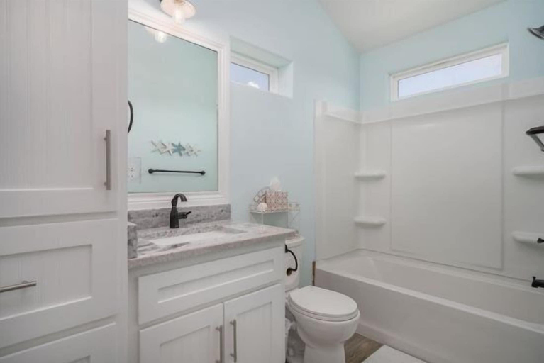 Bathroom 4, Coastal Paradise by Miss Kitty’s, Aransas