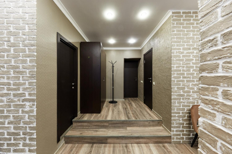 Others 4, Moshotel Profsoyuznaya, Western