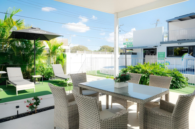 Food & Drinks 5, Montego Mermaid Beach Motel, Gold Coast