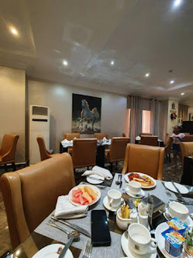 Food & Drinks 4, The Wells Carlton Hotel And Apartments, AbujaMun