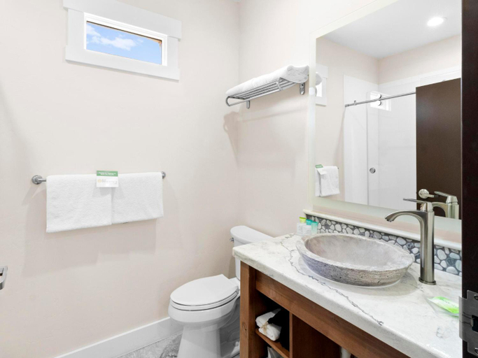 Bathroom 4, Bluff Dwellings Resort, San Juan