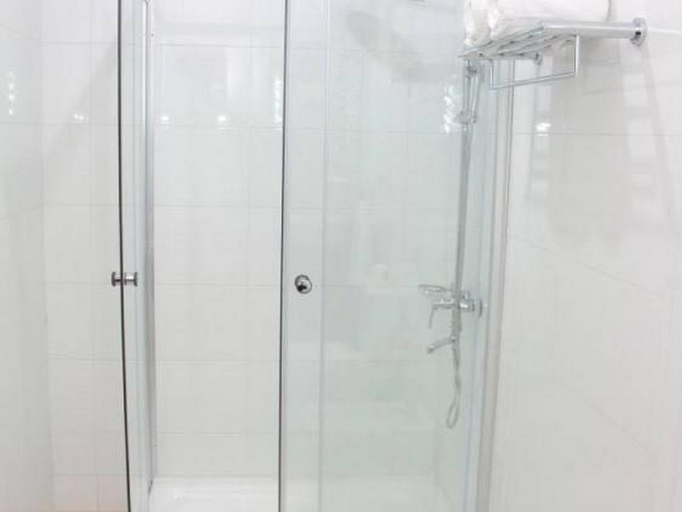 Bathroom, Nugget Hotel, AbujaMun