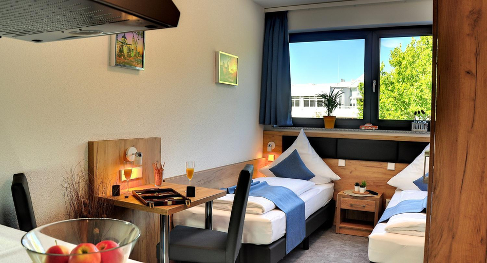 Others 5, Motel am Furfelder Schloss, Heilbronn
