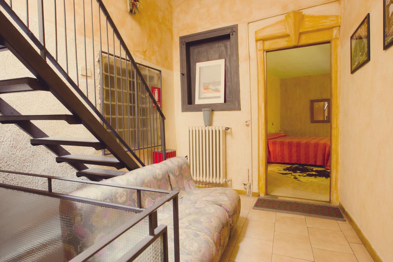 Others 4, Hotel Centrale, Viterbo