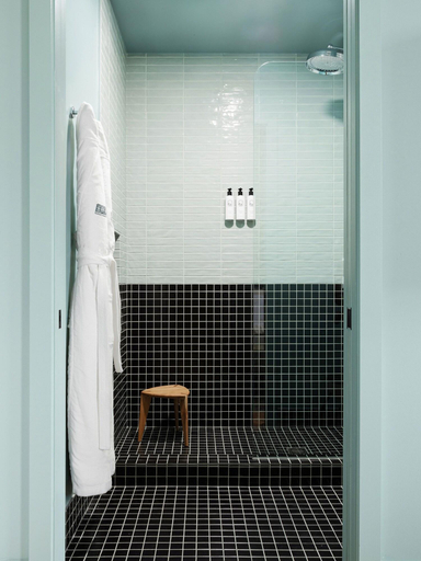 Bathroom 5, Hotel Grand Stark, Multnomah