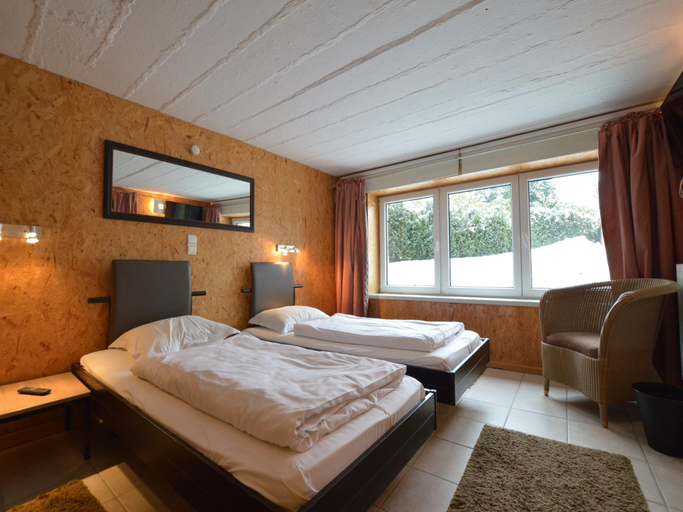 Bedroom 3, Spacious Home with Garden, Liège