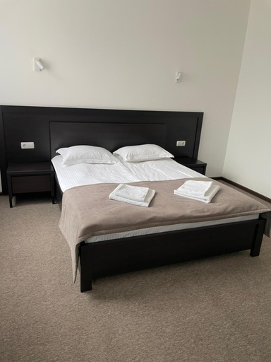 Bedroom 2, Leo Rooms, L'vivs'ka