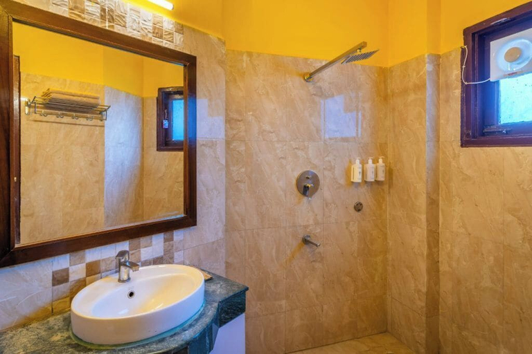 Bathroom 5, The Hosteller Kasauli, Solan