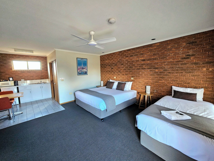 Bedroom 6