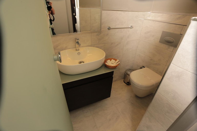 Bathroom 3, Ferman Pera Hotel, Beyoğlu