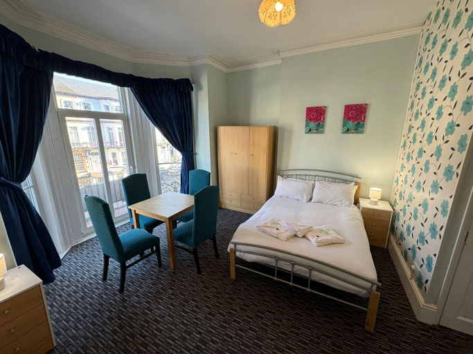 Bedroom 2, The Paradise Guest House, Norfolk