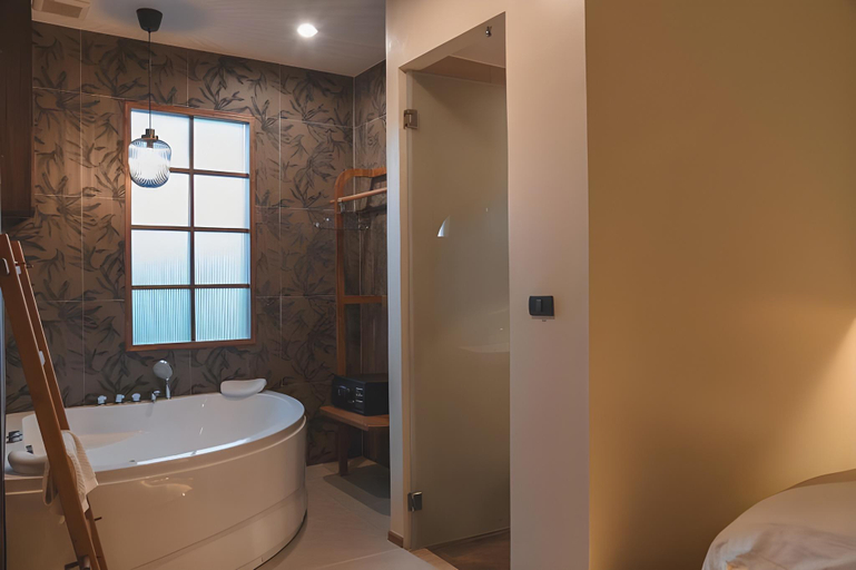 Bathroom 4, Gategaa Village, Muang Chiang Mai