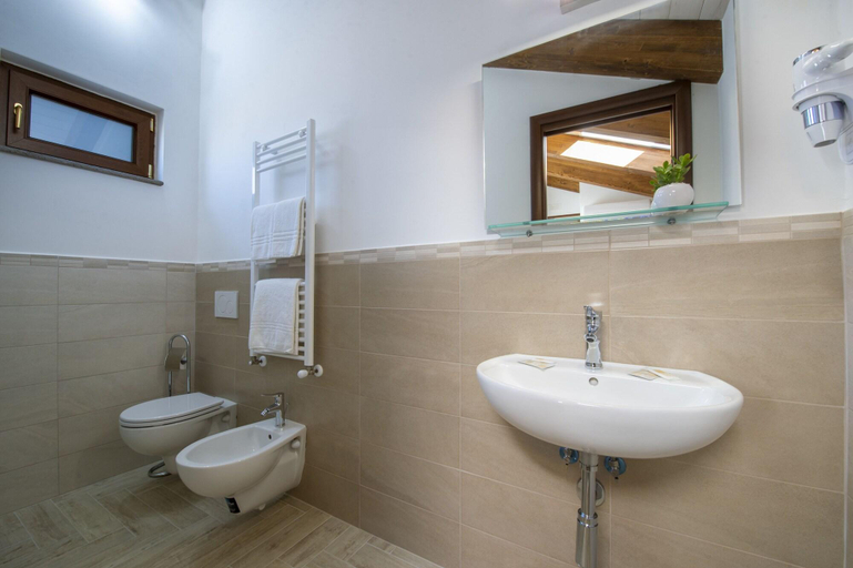 Bathroom 5, Il Ritrovo degli dei, Napoli