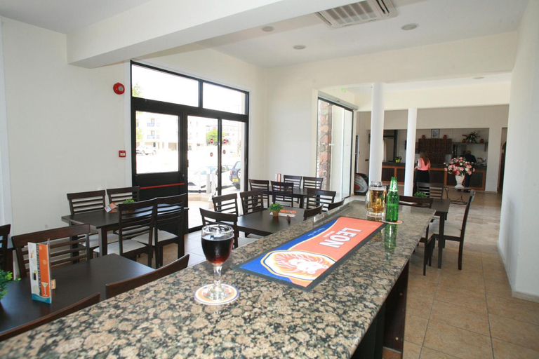 Food & Drinks 5, New York Plaza Hotel Apartments