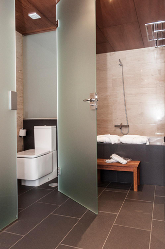 Bathroom 2, Escuderos Hotel Cruz, Ciudad Real